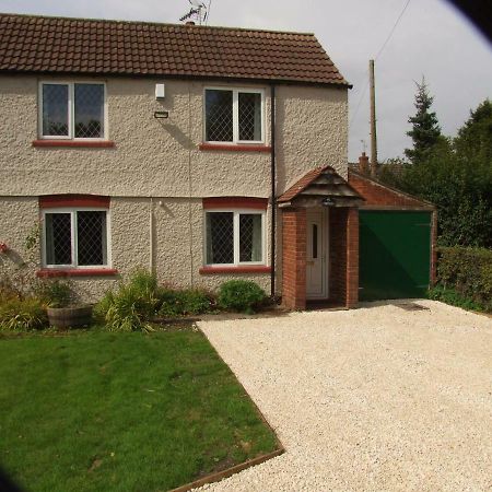 Firtrees Villa Selby Exterior photo